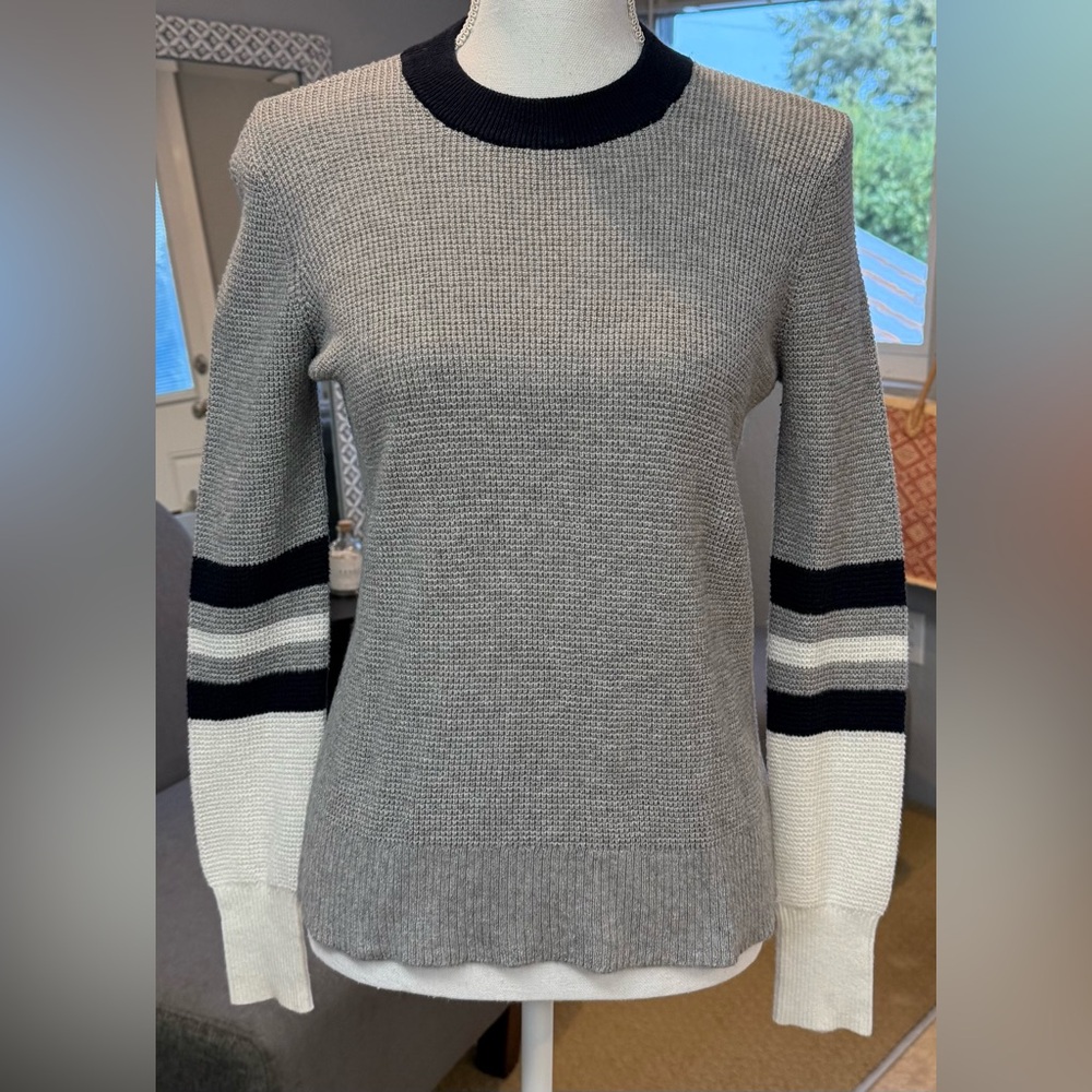 Faherty Throwback Crew Sweater XS - image 3